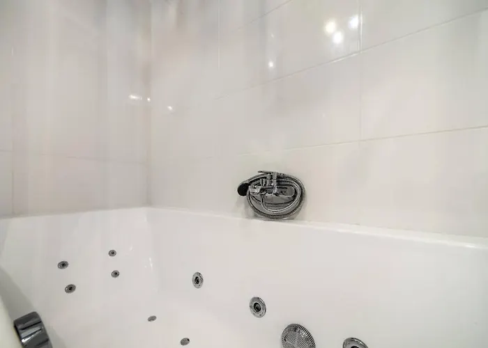 شقة Lviv Apartments *